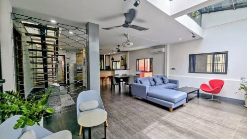 RENOVATED THREE BEDROOM FOR RENT-7 MAKARA 🍀