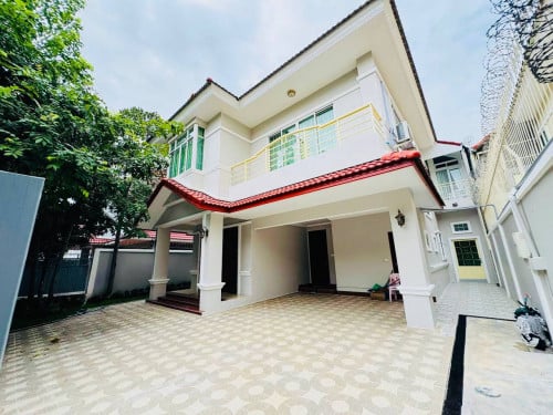 Villa For Rent near Aeon and Naga In Bassac Garden City