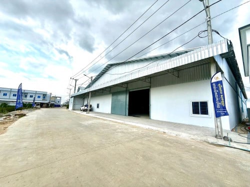 ឃ្លាំងជួល ៖ ចុះពីផ្លូវវេងស្រេង, ភូមិព្រៃល្វា, ចោមចៅ​, ភ្នំពេញ