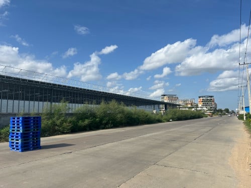 ឃ្លាំងជួល / 仓库出租 14m x 40m Or 40m x 80m, 2.5$/m2