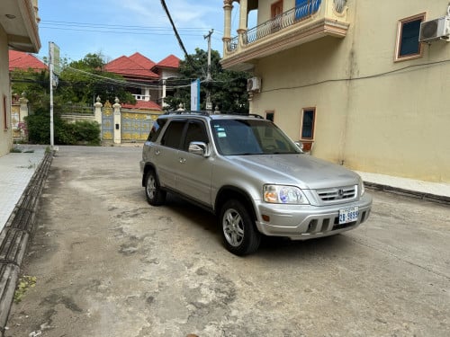 ឡានលក់ឆ្នាំ2000ធនាឯកសារគ្រូប់ឡានមានការលេងរួចជាស្រាច់