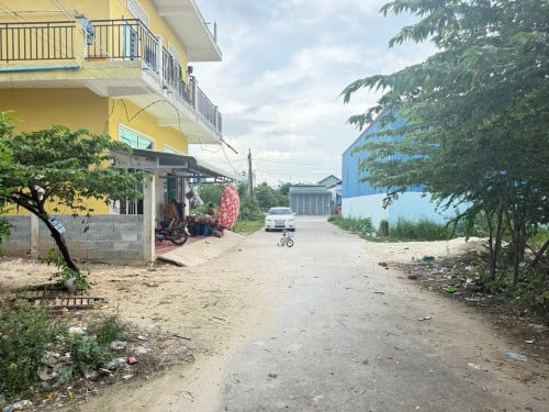 ដីលក់ ទីតាំងជិតរង្វង់មូលគួរស្រូវទំហំ 5*29m