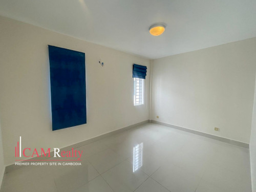 ផ្ទះអាជីវកម្មសម្រាប់លក់ក្នុងបុរីប៉េងហួតបឹងស្នោរ