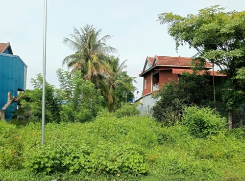 លក់ដីបន្ទាន់