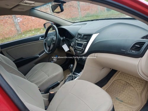 ឡាននៅស្អាត