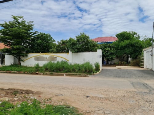 ប៊ូទិចសម្រាប់ជួល ផ្លូវ 1015📍: ភូមិពោងពាយ សង្កាត់ភ្នំពេញថ្មី