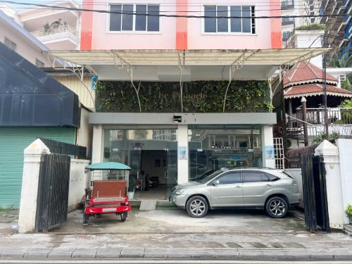 តូបកាហ្វេសម្រាប់ជួល នៅមហាវិថីព្រះមុនីវង្ស | Shop for rent at Monivong Boulevard