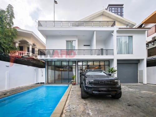 🏡 Modern 10 Bedrooms Villa available for Rent- BKK1 Area -Swimming Pool