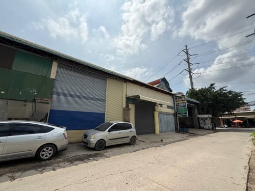 ឃ្លាំងសម្រាប់ជួល : ស្ទឹងមានជ័យ, ភ្នំពេញ​ Warehouse for Rent at Stoeng Meanchey