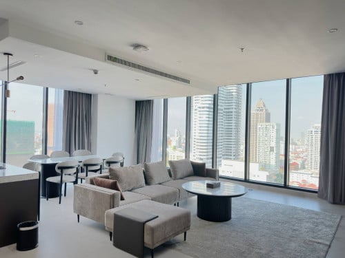 Beautiful 3 Bedrooms For Rent in BKK1