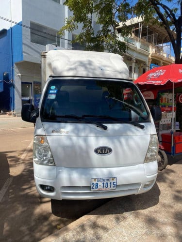Kia Bongo 3 ឆ្នាំ 2004 កង់ថ្មី៤គ្រាប់