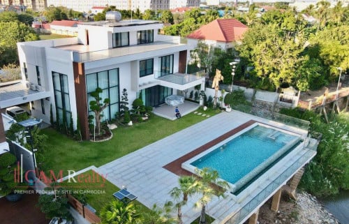 Luxurious 5 Bedroom Villa For Rent Along Mekong River National Road 6