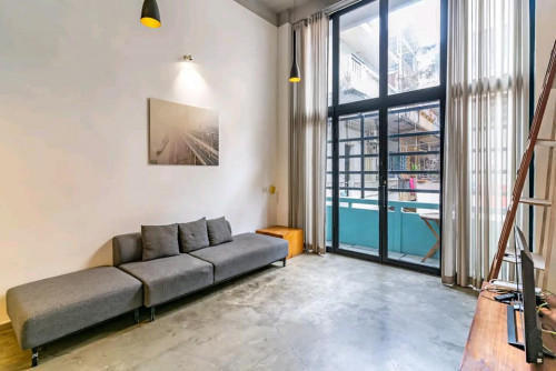 RENOVATED TWO BEDROOM FOR RENT-DAUN PENH 🍀