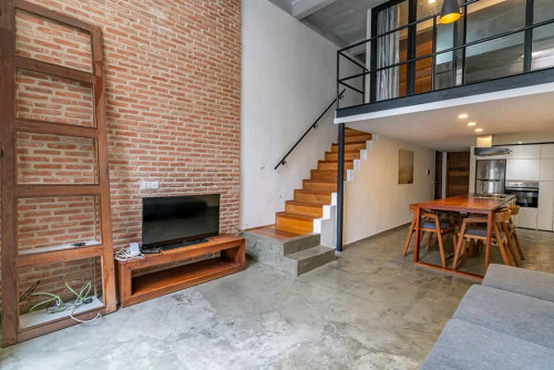 RENOVATED TWO BEDROOM FOR RENT-DAUN PENH 🍀