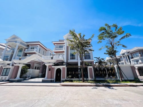 Villa for RENT! • Location: Borey PH Boueng Snor.