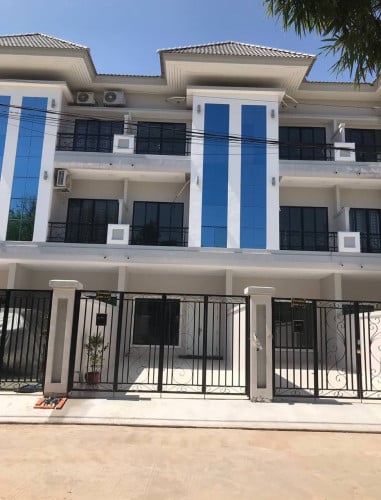 ផ្ទះវីឡាកូនកាត់លក់