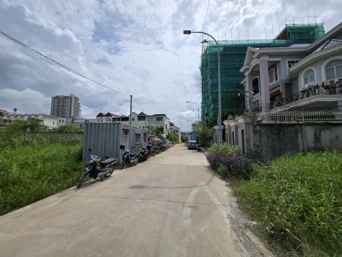 ដីតម្លៃក្រោមទីផ្សារ នៅភ្នំពេញថ្មី