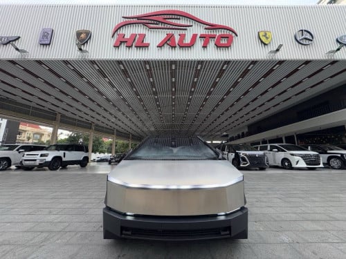 𝐓𝐞𝐬𝐥𝐚 𝑪𝒚𝒃𝒆𝒓 𝑩𝒆𝒂𝒔𝒕 𝟐𝟎𝟐𝟓