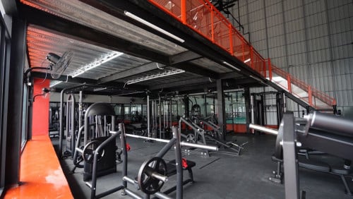 សេងក្លឹបហាត់ប្រាណនិងវាយសី