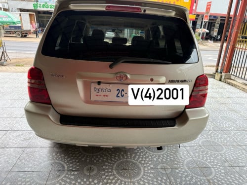 ឡានលក់ឆ្នាំ2001ម៉ាសុីន(4)ប៉ុង(1)លក់12800$