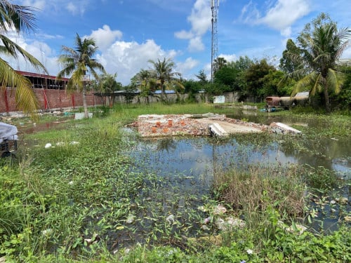 ដីលក់នៅកំបូលផ្លូវធំ ចុះពីផ្លូវជាតិលេខ4 200ម និង 200ម ពីបុរីពីភពថ្មីកំបូល