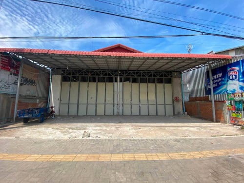 ឃ្លាំងសម្រាប់ជួលនៅផ្លូវជាតិលេខ6