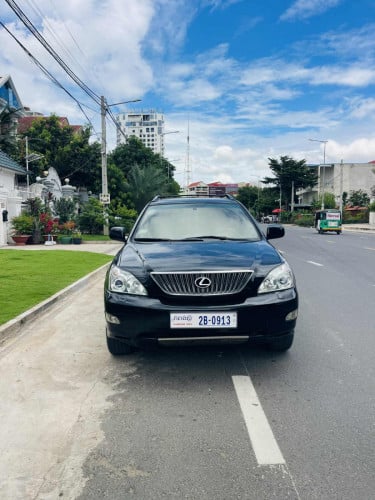 លក់ Lexus RX330. 04 ប៉ុង1 $17500 ចចារ