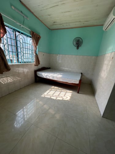 មានបន្ទប់ជួលខែ ទីតាំងនៅលើផ្លូវមុនីវង្ស Room for rent