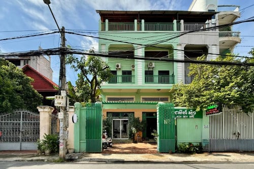 6 Bedrooms Flat for RENT in TTP area near Chinese Embassy