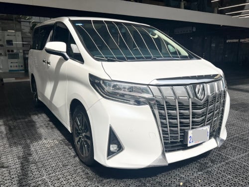 Alphard 2018 V6 ឡាននៅថ្មីល្អ​  ចុះបានតិចតួច។