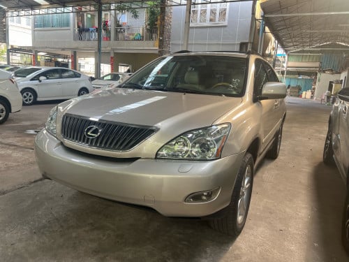 Lexus RX 330 Full options( tax)