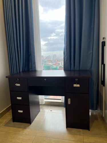 Office table for sale