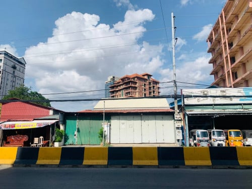 ផ្ទះសម្រាប់ជូលនៅផ្លូវ៥៩៨ ​