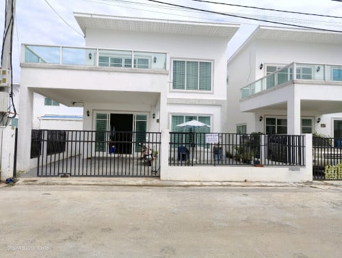 ផ្ទះវីឡាមានចំណូលស្រាប់ មានប្លង់រឹង