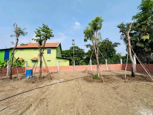 ដីលក់ជាប់ផ្លូវជាតិ6 ក្បែរផ្សារតាំងគោក