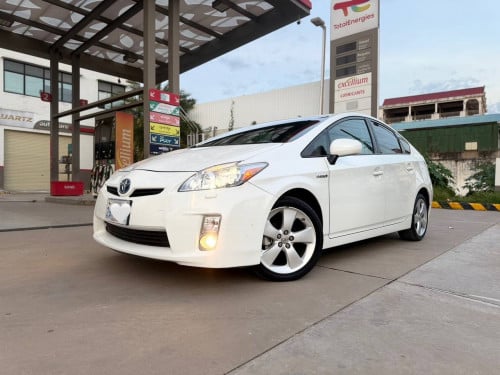 2010 Prius Option5 ស្លាកលេខ 2BK ម្ចាស់ដើមទី១ ឡានស្អាត