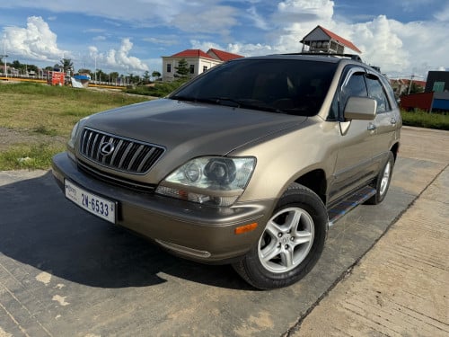 LUXES RX300 ឆ្នាំ01 ប៊ុង1ហ្វូល ធានាឡានស្អាត