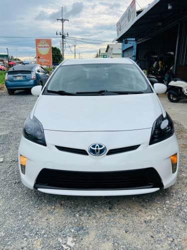 Prius 2013 options 3