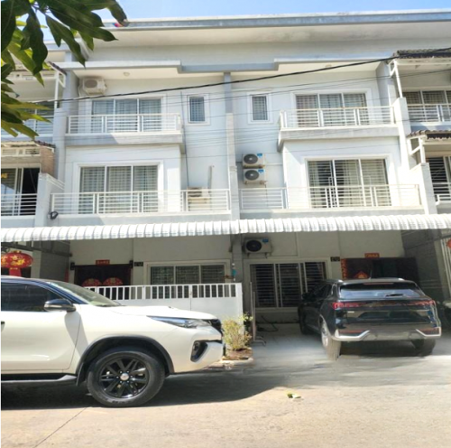 ផ្ទះលក់ក្រុងតាខ្មៅ តម្លៃល្អSpacious 3-Storey Link House in Takhmao | Auction Price: $112,162