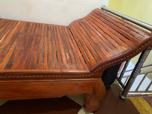 គ្រែឈើបេង