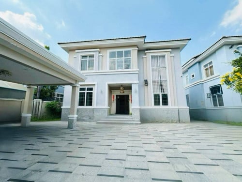 វីឡាទោលបែបម៉ូឌែនសម្រាប់លក់ នៅក្នុងបុរីអង្គរភ្នំពេញសែនសុខ