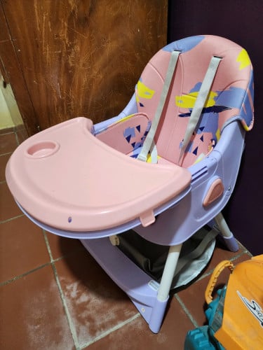 កៅអីតុបាយកូនក្មេង