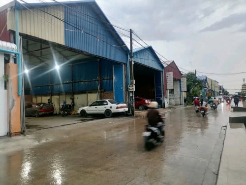 ផ្ទះ​លក់ទំហំ 8ម៉ែត×20​ម៉ែត​