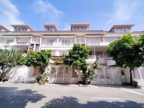 នៅបុរីប៉េងហ៊ួតបឹងស្នោរ | Borey Penghuot Boeung Snor