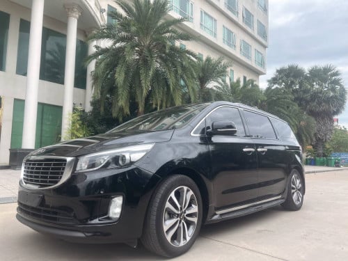 ឡាន សំរាប់ លក់CARNIVALឆ្នាំ015 អូតូ3សន្លឹក បើកតំបូល ក្នុងលឿង លក់តំឡៃក្រោមទីផ្សា