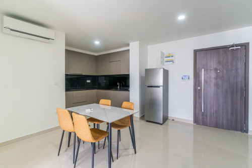 🏢 THE PEAK – 2-Bedroom Condo for Rent