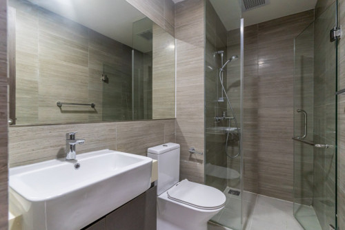 🏢 THE PEAK – 2-Bedroom Condo for Rent