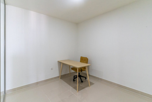 🏢 THE PEAK – 2-Bedroom Condo for Rent