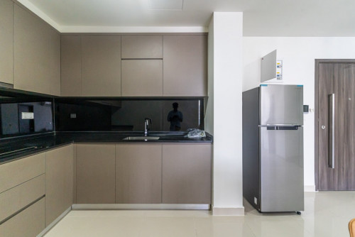 🏢 THE PEAK – 2-Bedroom Condo for Rent