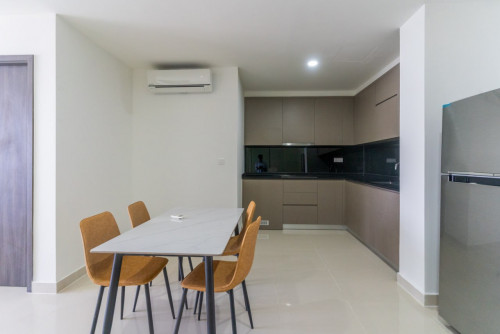 🏢 THE PEAK – 2-Bedroom Condo for Rent
